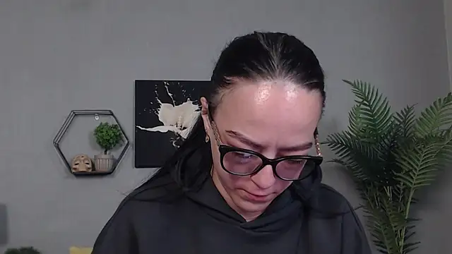 IzabelllNoir online show from 05/17/26, 10:00