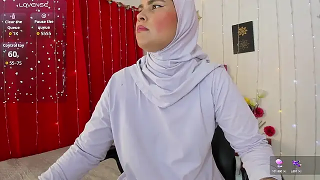 AishaAmin  online show from 10/07/25, 12:13