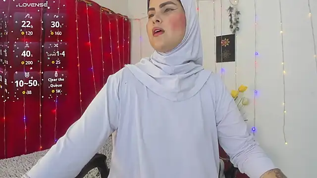 AishaAmin  online show from 04/23/26, 12:29