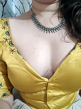 Brown Maxi online show from 03/07/25, 10:35