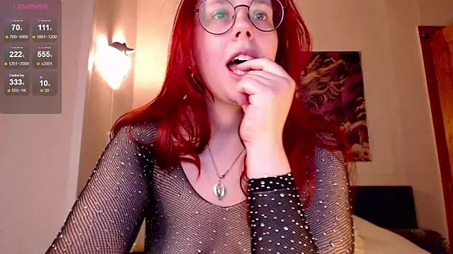 Snapshot of VanessaLincum chatting on 09/25/25, 06:17 VanessaLincum online show from 09/25/25, 06:17