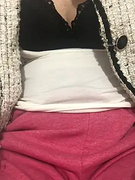 Snapshot of MLEM99HONEY chatting on 01/06/25, 07:02 MLEM99HONEY online show from 01/06/25, 07:02