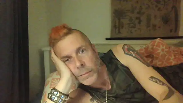 Snapshot of SHARPSkinhead chatting on 05/22/26, 08:58 SHARPSkinhead online show from 05/22/26, 08:58