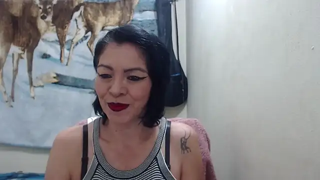 Snapshot of electra-mommy chatting on 03/05/25, 11:16 electra-mommy online show from 03/05/25, 11:16