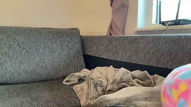 Snapshot of cumwithmee3 chatting on 10/14/25, 12:28 cumwithmee3 online show from 10/14/25, 12:28