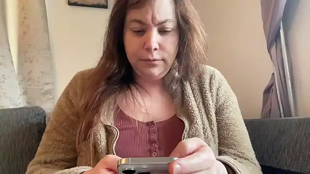 Snapshot of cumwithmee3 chatting on 10/31/25, 11:33 cumwithmee3 online show from 10/31/25, 11:33