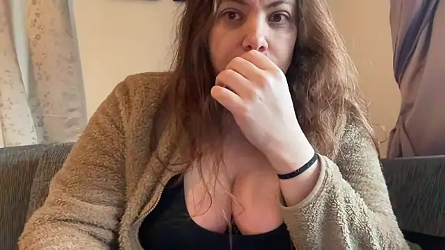 Snapshot of cumwithmee3 chatting on 11/16/25, 01:39 cumwithmee3 online show from 11/16/25, 01:39