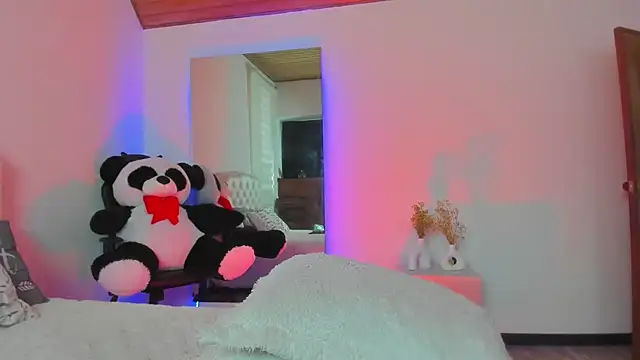 AtheneaRossi online show from 03/21/25, 10:39