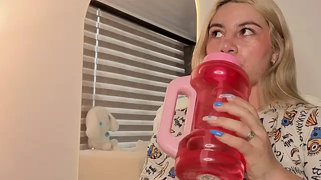 AtheneaRossi online show from 10/14/25, 01:34