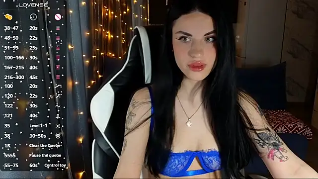 Snapshot of Mary___Moore chatting on 12/18/24, 03:58 Mary Moore online show from 12/18/24, 03:58