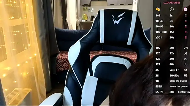 Mary   Moore online show from 11/13/25, 11:42