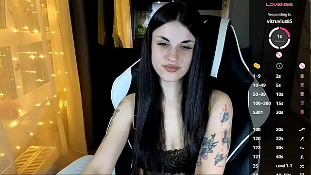 Mary   Moore online show from 11/23/25, 01:00