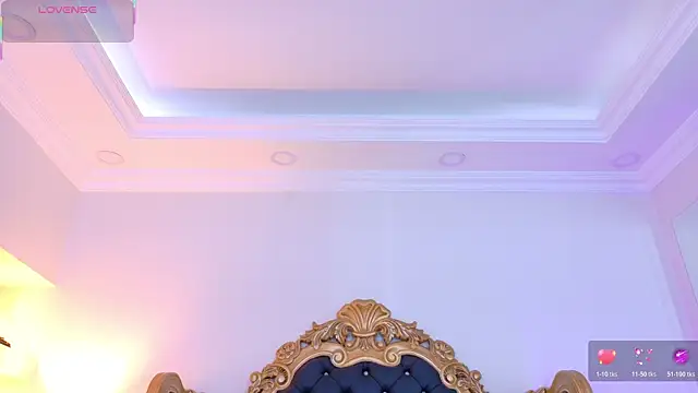 AdelinaVans online show from 04/22/26, 11:45