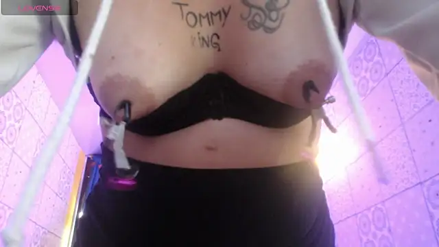 Snapshot of vitoria23_ chatting on 03/12/25, 04:13 vitoria23 online show from 03/12/25, 04:13