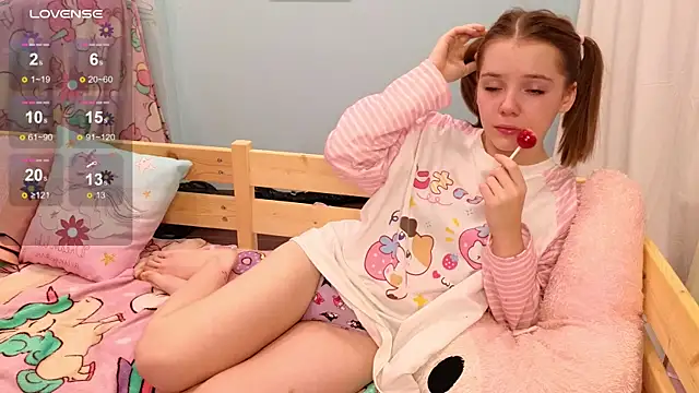 PrincessLittleKiki online show from 11/05/25, 07:30