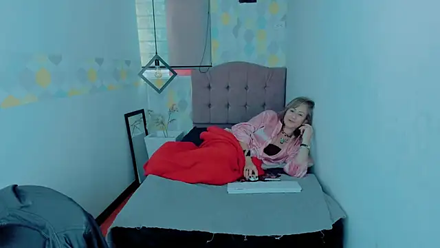 ScarletHoot  online show from 12/21/24, 03:53