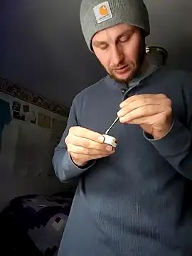 Snapshot of Seymour93 chatting on 12/28/24, 05:25 Seymour93 online show from 12/28/24, 05:25