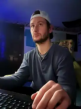 Snapshot of Seymour93 chatting on 12/29/24, 01:28 Seymour93 online show from 12/29/24, 01:28