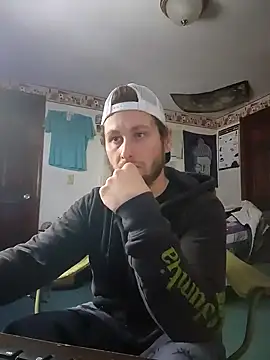 Snapshot of Seymour93 chatting on 01/15/25, 03:18 Seymour93 online show from 01/15/25, 03:18