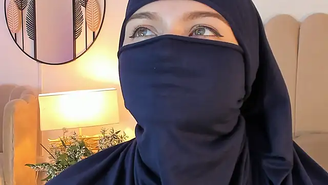 Snapshot of anna-henao chatting on 12/27/24, 03:26 anna-henao online show from 12/27/24, 03:26