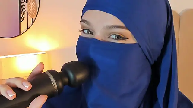 Snapshot of anna-henao chatting on 01/13/25, 01:06 anna-henao online show from 01/13/25, 01:06