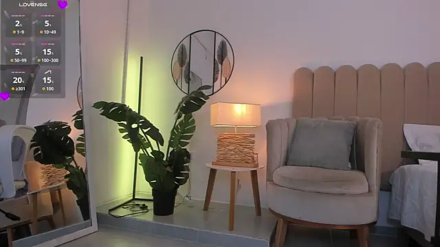 anna-henao online show from 04/21/26, 08:01