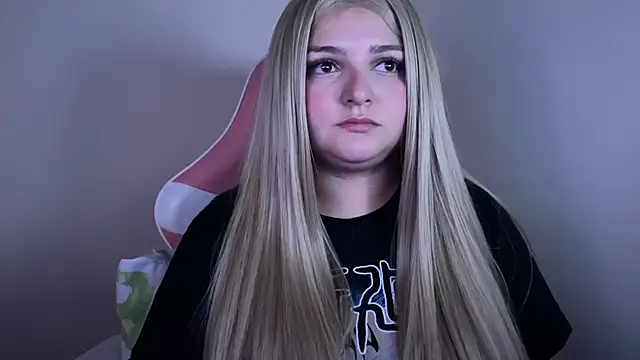 Snapshot of SweetPaige_ chatting on 02/05/25, 10:44 SweetPaige online show from 02/05/25, 10:44