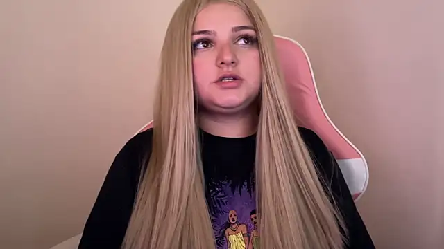 Snapshot of SweetPaige_ chatting on 02/06/25, 03:52 SweetPaige online show from 02/06/25, 03:52