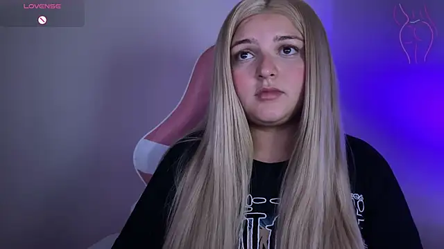 Snapshot of SweetPaige_ chatting on 02/17/25, 05:53 SweetPaige online show from 02/17/25, 05:53