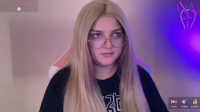 Snapshot of SweetPaige_ chatting on 02/18/25, 08:14 SweetPaige online show from 02/18/25, 08:14