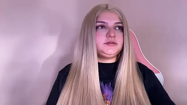 Snapshot of SweetPaige_ chatting on 02/19/25, 10:42 SweetPaige online show from 02/19/25, 10:42