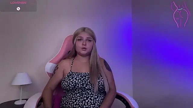 Snapshot of SweetPaige_ chatting on 02/28/25, 08:28 SweetPaige online show from 02/28/25, 08:28