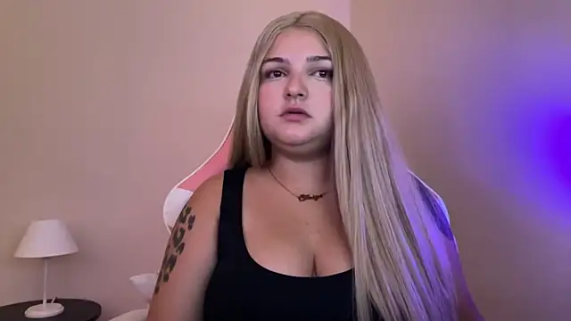 Snapshot of SweetPaige_ chatting on 03/06/25, 11:31 SweetPaige online show from 03/06/25, 11:31