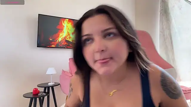 Snapshot of SweetPaige_ chatting on 03/12/25, 04:02 SweetPaige online show from 03/12/25, 04:02