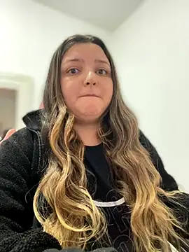 Snapshot of SweetPaige_ chatting on 09/08/25, 03:44 SweetPaige online show from 09/08/25, 03:44