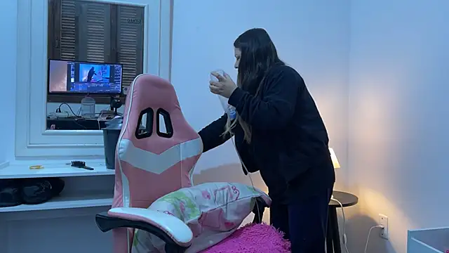 Snapshot of SweetPaige_ chatting on 09/14/25, 02:05 SweetPaige online show from 09/14/25, 02:05