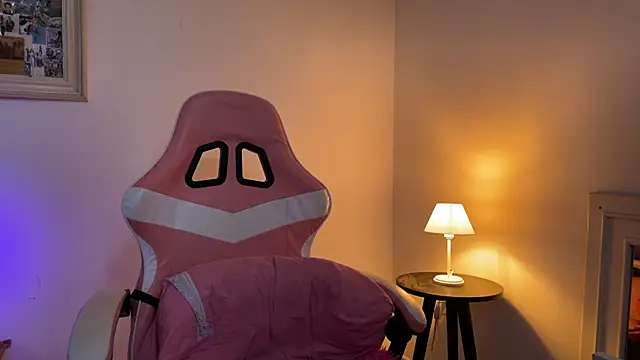 Snapshot of SweetPaige_ chatting on 11/30/25, 04:22 SweetPaige online show from 11/30/25, 04:22