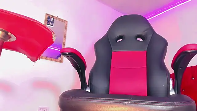 naomy  xx online show from 02/06/25, 10:32