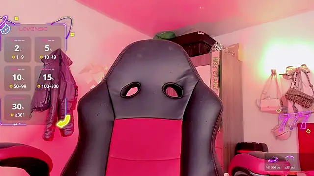 naomy  xx online show from 06/09/26, 03:18