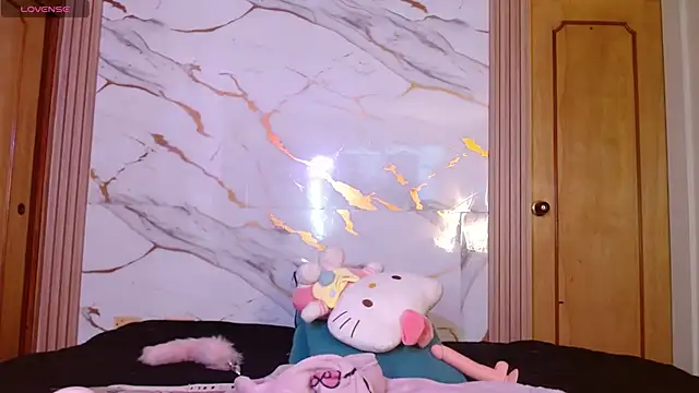 kittycatw online show from 06/30/26, 07:31