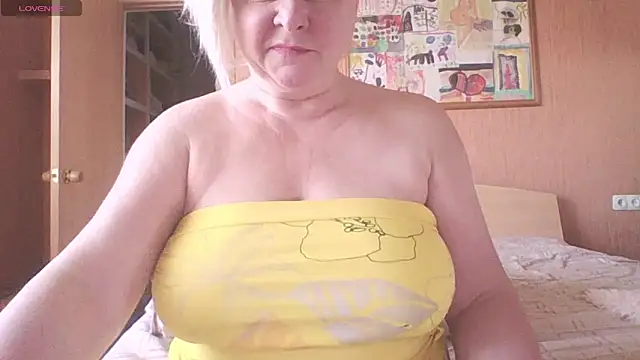 mira robinsonnn online show from 04/24/26, 02:47