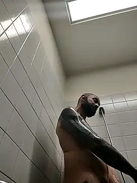 Snapshot of AceSpinning_DJ chatting on 02/19/25, 07:05 AceSpinning DJ online show from 02/19/25, 07:05