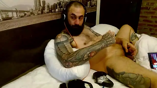 Snapshot of AceSpinning_DJ chatting on 01/13/26, 06:51 AceSpinning DJ online show from 01/13/26, 06:51