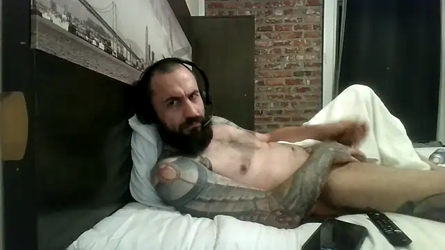 Snapshot of AceSpinning_DJ chatting on 01/19/26, 02:10 AceSpinning DJ online show from 01/19/26, 02:10