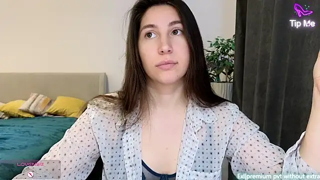 Snapshot of marrycolins chatting on 02/11/26, 04:17 marrycolins online show from 02/11/26, 04:17