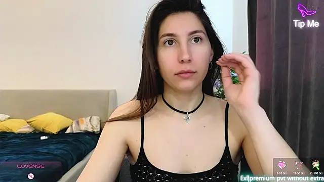 Snapshot of marrycolins chatting on 03/04/26, 02:50 marrycolins online show from 03/04/26, 02:50