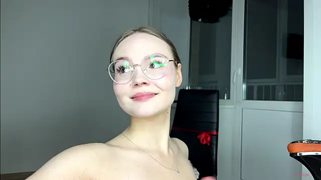 Snapshot of sexstar_lif3style chatting on 10/02/25, 06:48 sexstar lif3style online show from 10/02/25, 06:48