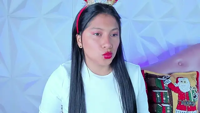 LinnaGardenia online show from 12/11/24, 12:44