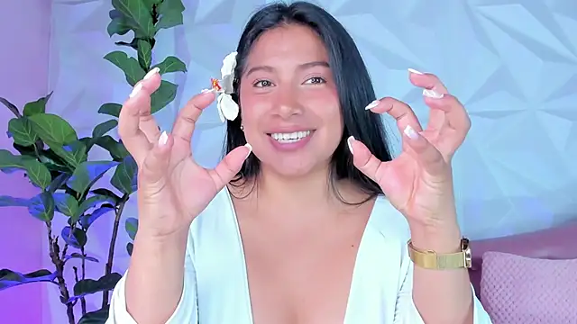 LinnaGardenia online show from 01/17/25, 04:26