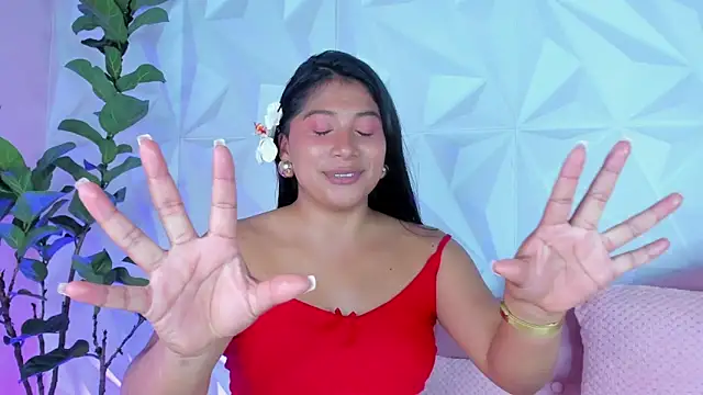 LinnaGardenia online show from 01/20/25, 04:55